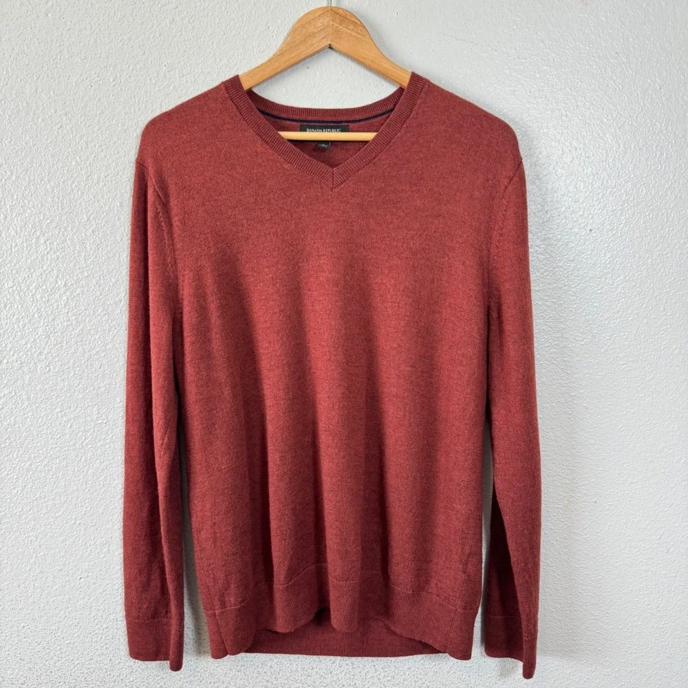 Banana Republic classic neck